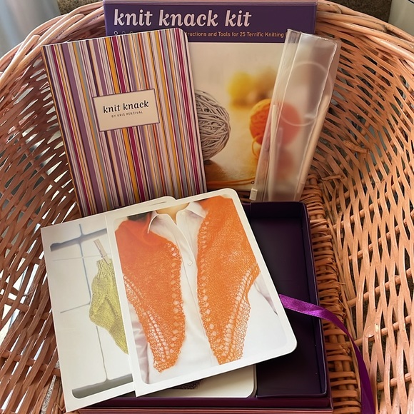 Knit Knack Kit Chronicle Books - Picture 3 of 4